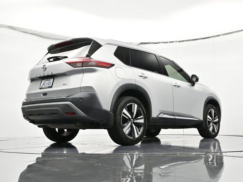 Used 2021 Nissan Rogue SL w/ Premium Package image 42