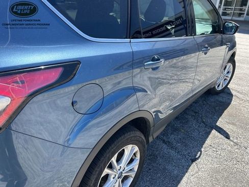 Used 2018 Ford Escape SE AWD/4WD image 3