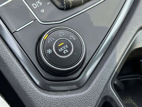 Used 2021 Volkswagen Tiguan SE R-Line AWD/4WD image 22