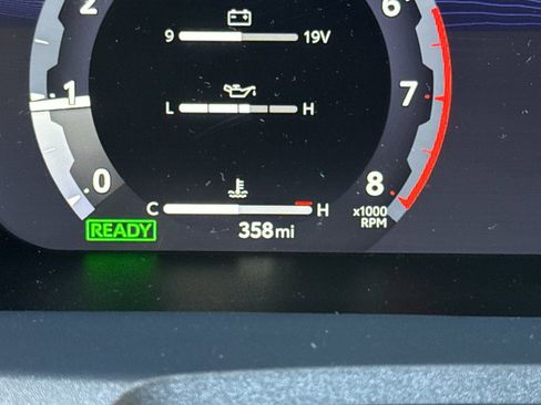 Certified 2025 Toyota 4Runner Trailhunter image 31