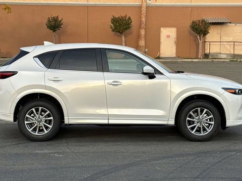 New 2025 MAZDA CX-5 AWD 2.5 S w/ Preferred Package image 3