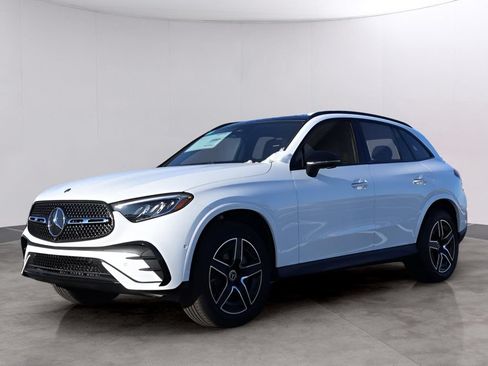 Used 2026 Mercedes-Benz GLC 300 4MATIC image 3