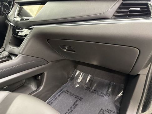 Certified 2025 Cadillac XT5 Premium Luxury w/ LPO, Floor Liner Package AWD/4WD image 26