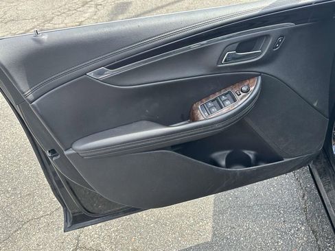 Used 2015 Chevrolet Impala LT FWD image 15