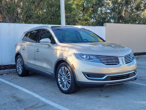 Used 2017 Lincoln MKX Reserve w/ Lincoln MKX Climate Package image 4