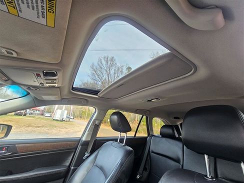 Used 2016 Subaru Outback 3.6R Limited image 21