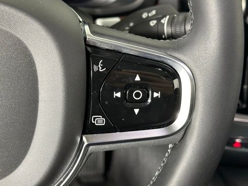 New 2024 Volvo S60 B5 Plus w/ Climate Package image 30