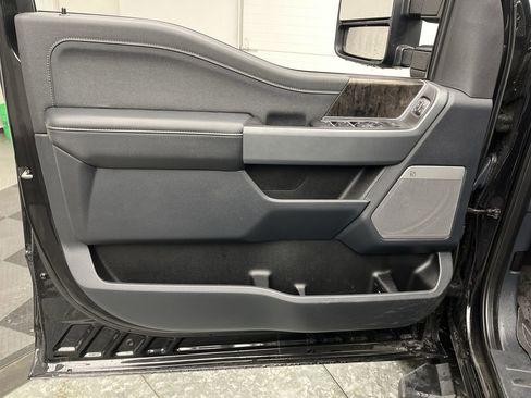 Used 2023 Ford F250 Lariat w/ Lariat Ultimate Package image 9