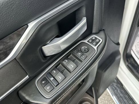 Used 2024 RAM 3500 Big Horn AWD/4WD image 17