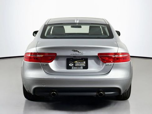 Used 2018 Jaguar XE RWD image 6