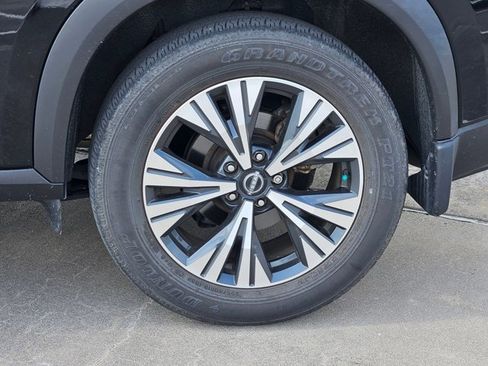 Used 2023 Nissan Rogue SV w/ SV Premium B Package FWD image 14