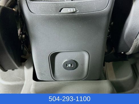 Used 2025 Ford Escape SE image 25