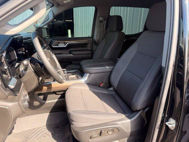 Used 2023 Chevrolet Silverado 1500 RST w/ Z71 Off-Road Package AWD/4WD image 7