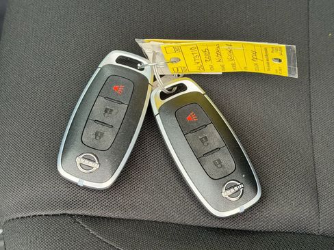 Certified 2025 Nissan Kicks Play S image 35