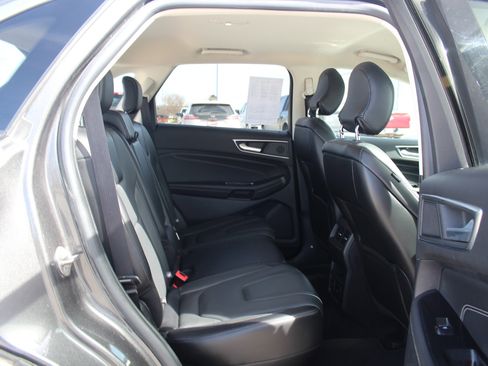 Used 2019 Ford Edge Titanium w/ Cold Weather Package image 15