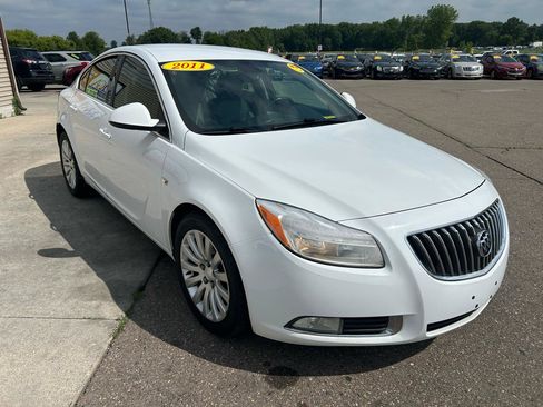 Used 2011 Buick Regal CXL FWD image 3