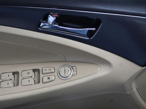 Used 2013 Hyundai Sonata Hybrid image 15