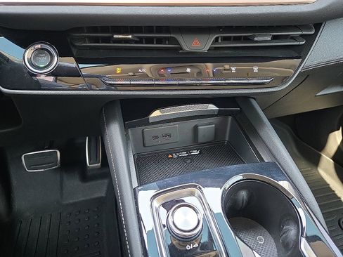 Used 2024 Buick Envision Sport Touring AWD/4WD image 17