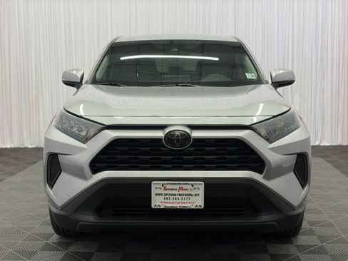 Used 2022 Toyota RAV4 LE AWD/4WD image 3