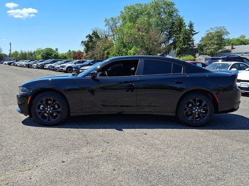 Used 2023 Dodge Charger SXT w/ Blacktop Package AWD/4WD image 4