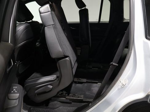 Used 2024 Jeep Grand Cherokee L Altitude image 16