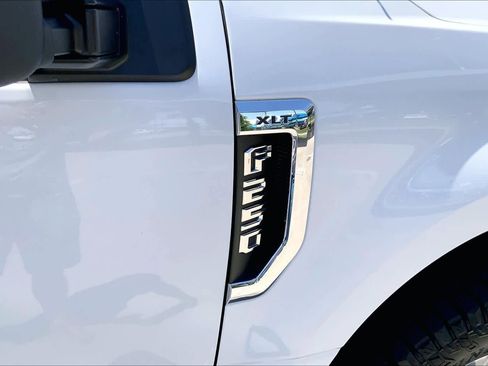 Used 2021 Ford F250 XLT w/ XLT Value Package AWD/4WD image 30
