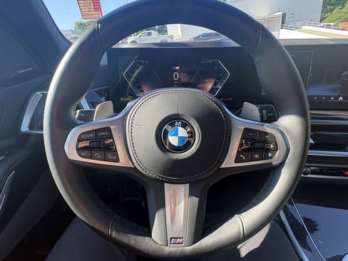 Used 2025 BMW X7 xDrive40i w/ M Sport Package AWD/4WD image 19