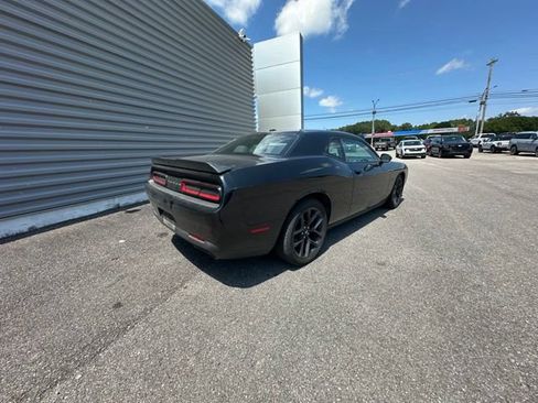 Used 2019 Dodge Challenger R/T w/ Driver Convenience Group RWD image 6