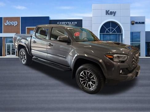 Used 2023 Toyota Tacoma TRD Sport w/ Technology Package AWD/4WD image 9