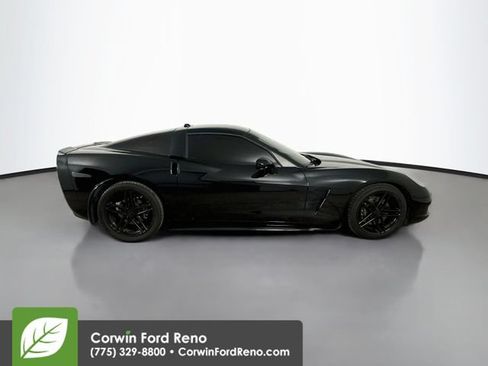 Used 2005 Chevrolet Corvette Coupe w/ Preferred Equipment Group RWD image 10