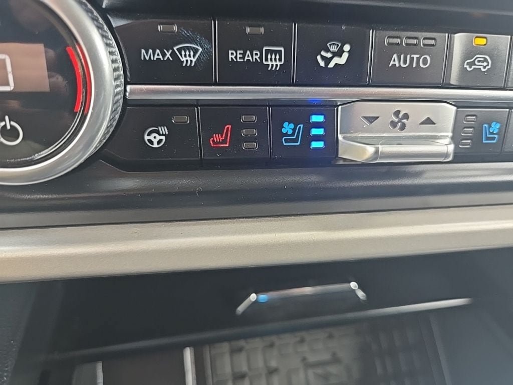 Used 2024 Ford Expedition XLT AWD/4WD image 19
