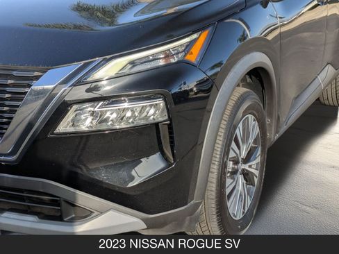 Used 2023 Nissan Rogue SV image 10