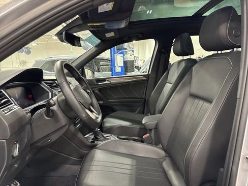 Used 2023 Volkswagen Tiguan SE R-Line image 13