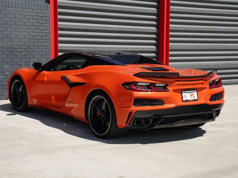 Used 2025 Chevrolet Corvette E-Ray w/ Stealth Interior Trim Package AWD/4WD image 18