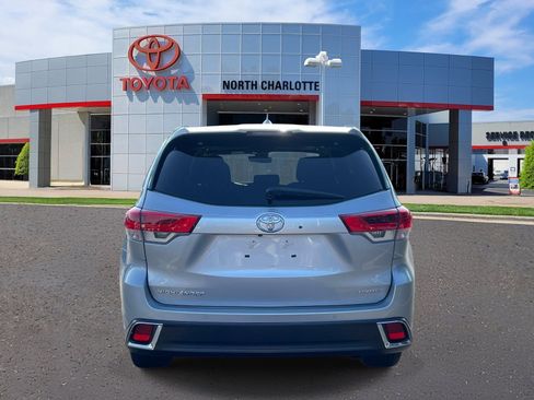 Used 2017 Toyota Highlander Limited FWD image 5