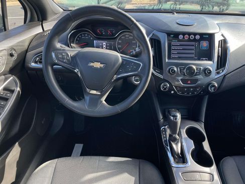 Used 2018 Chevrolet Cruze LT w/ Sun And Sound Package image 8
