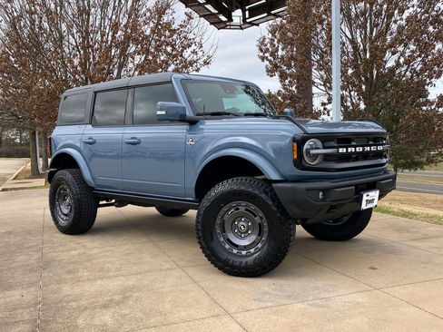 Used 2023 Ford Bronco Outer Banks image 1