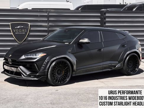 Used 2024 Lamborghini Urus Performante AWD/4WD image 1