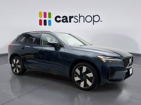 Used 2025 Volvo XC60 T8 Plus w/ Climate Package image 7