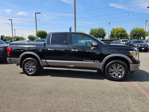 Used 2018 Nissan Titan Platinum Reserve w/ Platinum Utility Package AWD/4WD image 4