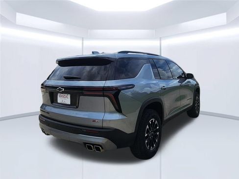 Used 2025 Chevrolet Traverse Z71 w/ LPO, Floor Liner Package AWD/4WD image 5