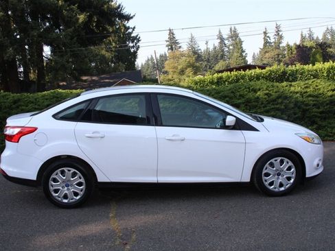 Used 2012 Ford Focus SE FWD image 11