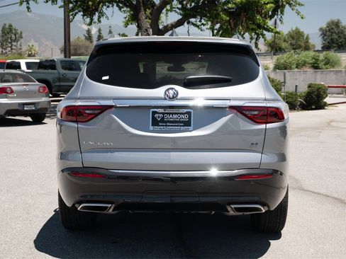 Used 2024 Buick Enclave Essence w/ Sport Touring Edition image 5