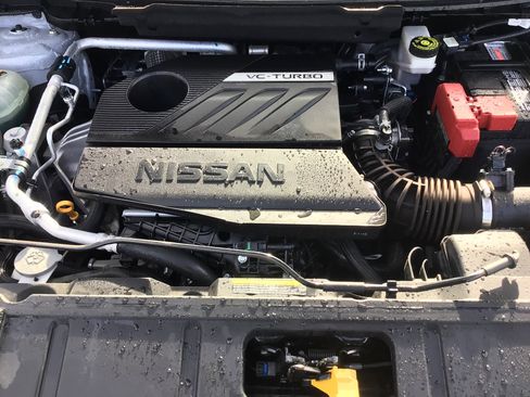 Used 2023 Nissan Rogue SV image 7