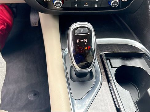 Used 2021 Buick Enclave Essence FWD image 16