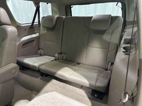 Used 2019 Chevrolet Suburban Premier image 11