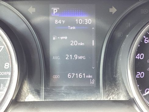 Used 2021 Toyota Camry SE FWD image 3