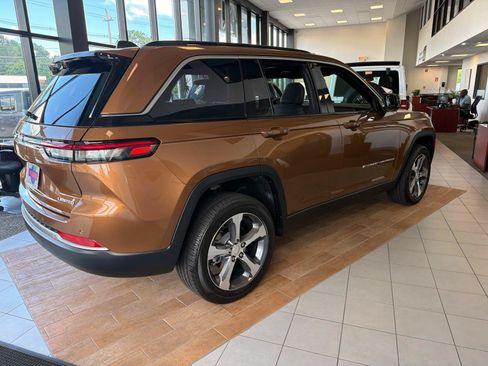 New 2026 Jeep Grand Cherokee Limited AWD/4WD image 2