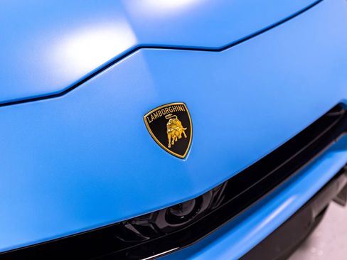 Used 2023 Lamborghini Urus Performante AWD/4WD image 11