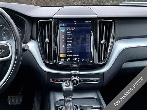 Used 2018 Volvo XC60 T6 Momentum w/ Convenience Package AWD/4WD image 5